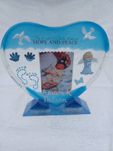 Load image into Gallery viewer, Memorial Resin Heart & Square plaques and any occasion plaques