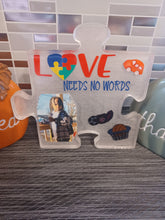 Load image into Gallery viewer, Memorial Resin Heart & Square plaques and any occasion plaques