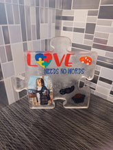 Load image into Gallery viewer, Memorial Resin Heart & Square plaques and any occasion plaques